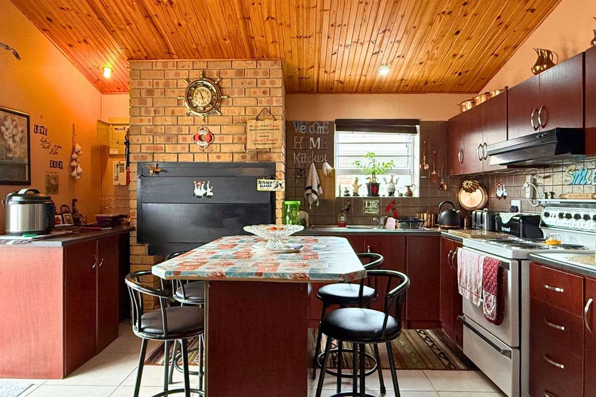 House For Sale in Pearly Beach - Photo 5