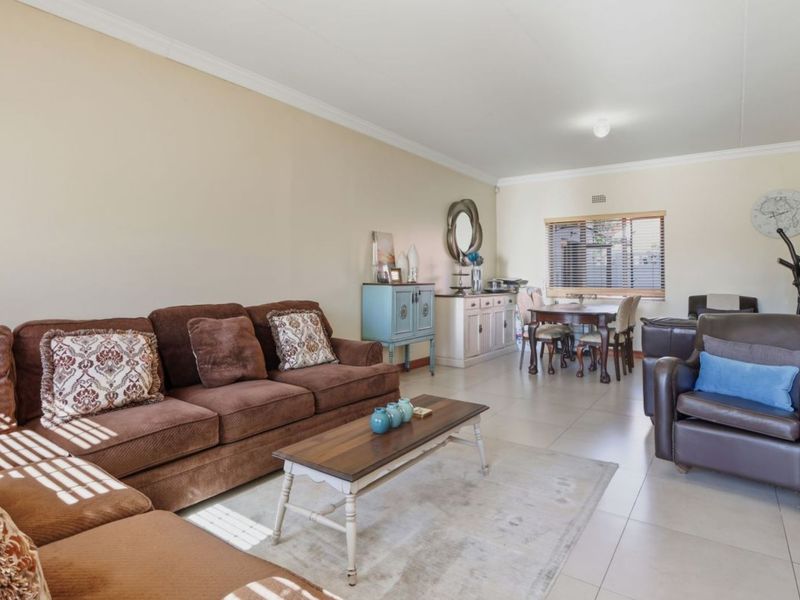 House For Sale in Wetton - Photo 10