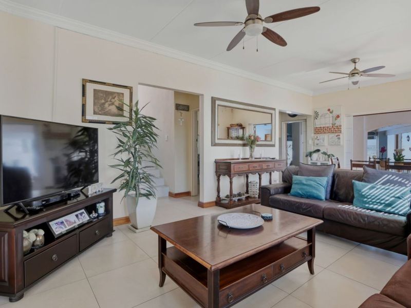 House For Sale in Wetton - Photo 4