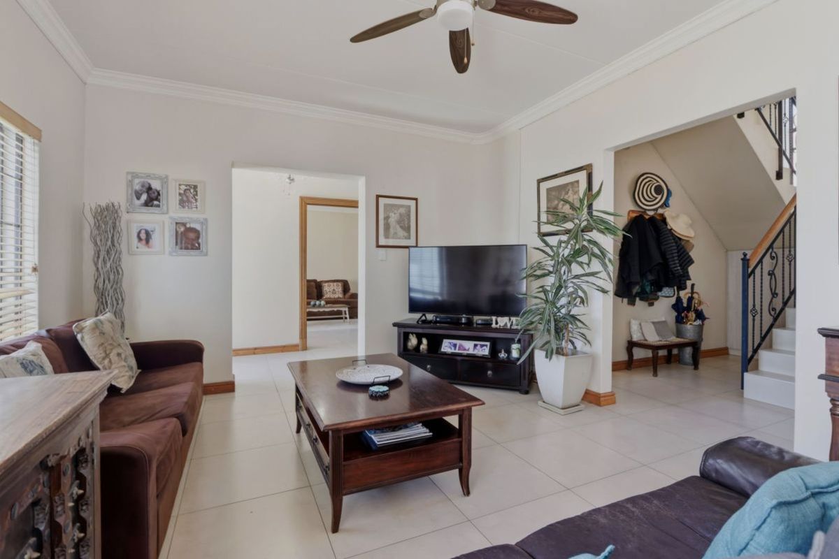 House For Sale in Wetton - Photo 5