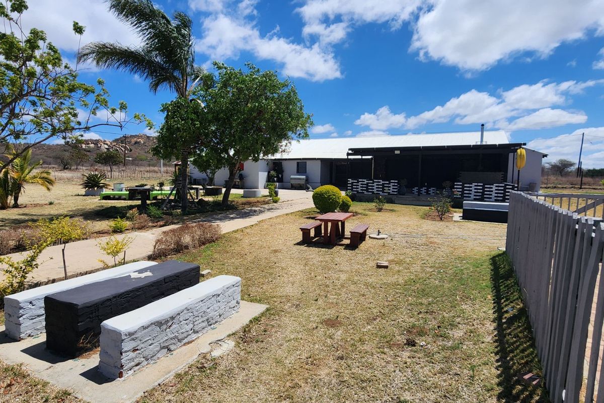 Farm For Sale in Roodepoort AH - Photo 2