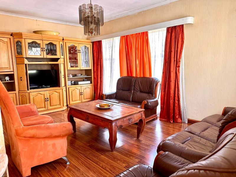 House For Sale in The Orchards - Photo 2