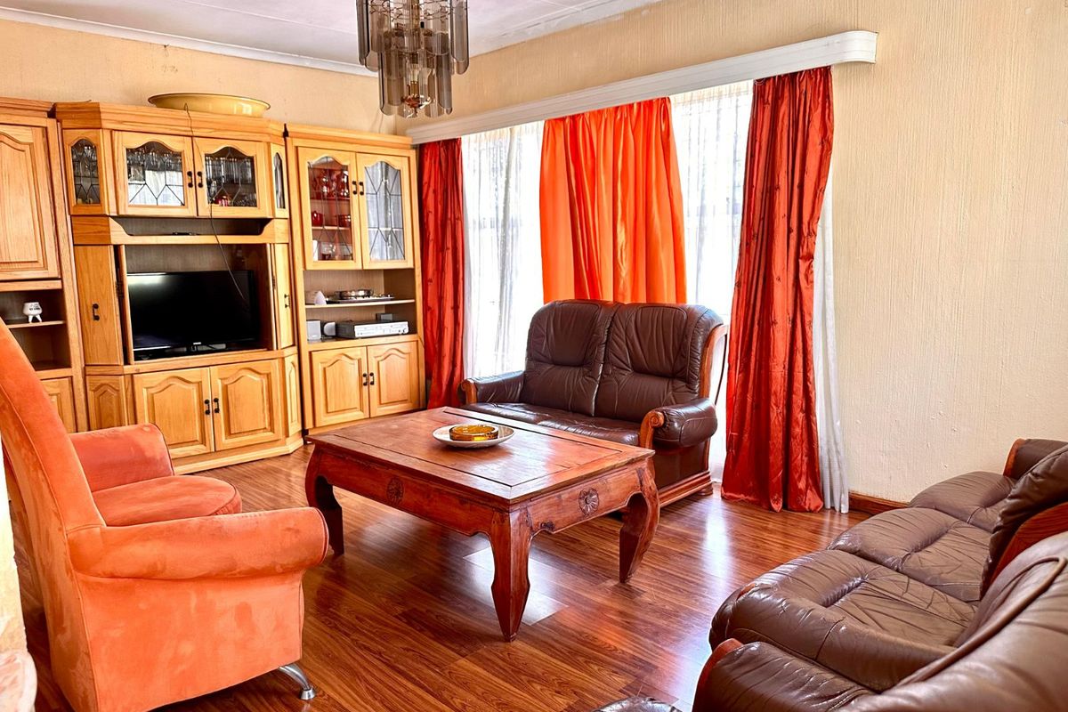 House For Sale in The Orchards - Photo 2