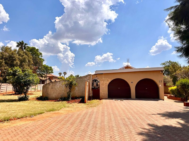 House For Sale in The Orchards - Photo 3