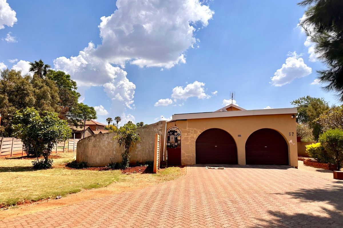 House For Sale in The Orchards - Photo 3