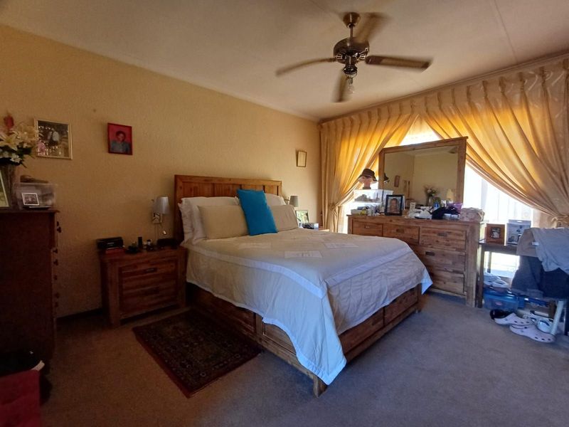 House For Sale in Meiringspark Ext 4 - Photo 8