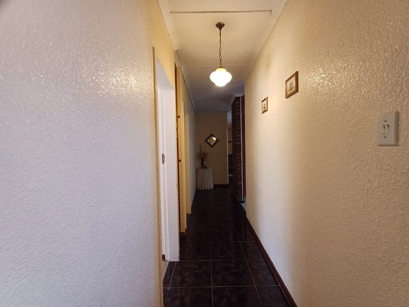 House For Sale in Meiringspark Ext 4 - Photo 7