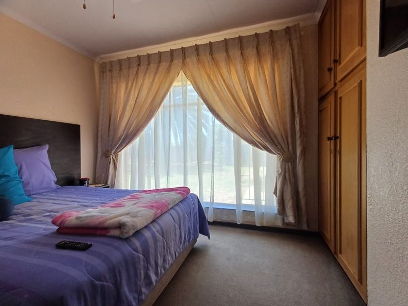 House For Sale in Meiringspark Ext 4 - Photo 10