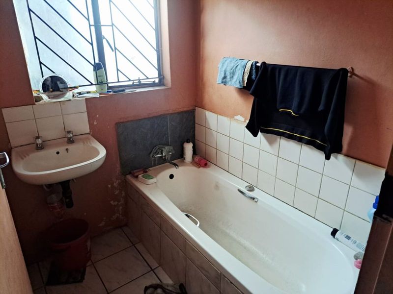 House For Sale in East Lynne - Photo 10