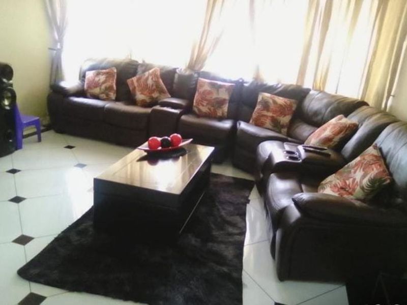 House For Sale in Bezuidenhout Valley - Photo 6