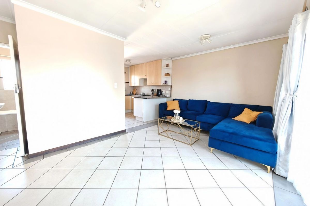 Apartment For Sale in Eco Park Estate - Photo 2