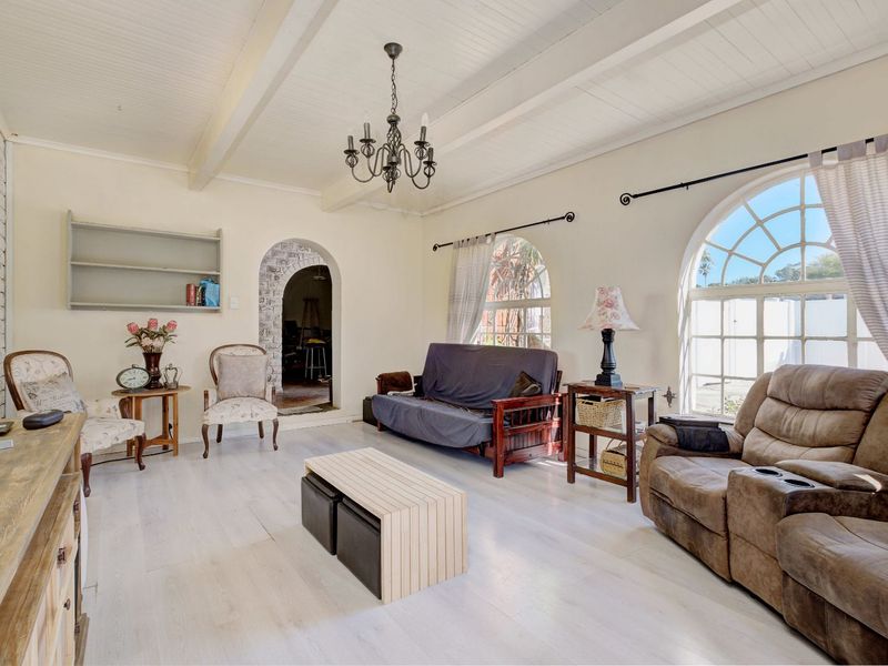 House For Sale in Broadwood - Photo 3