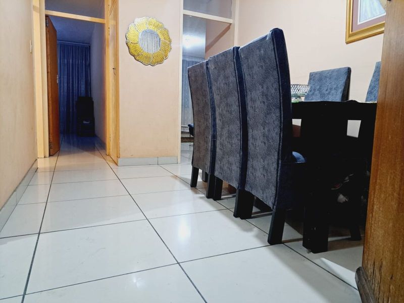 Apartment For Sale in Arcadia - Photo 2