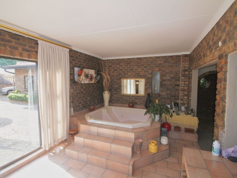 House For Sale in Bromhof - Photo 7