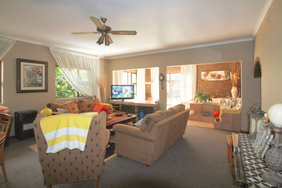 House For Sale in Bromhof - Photo 5