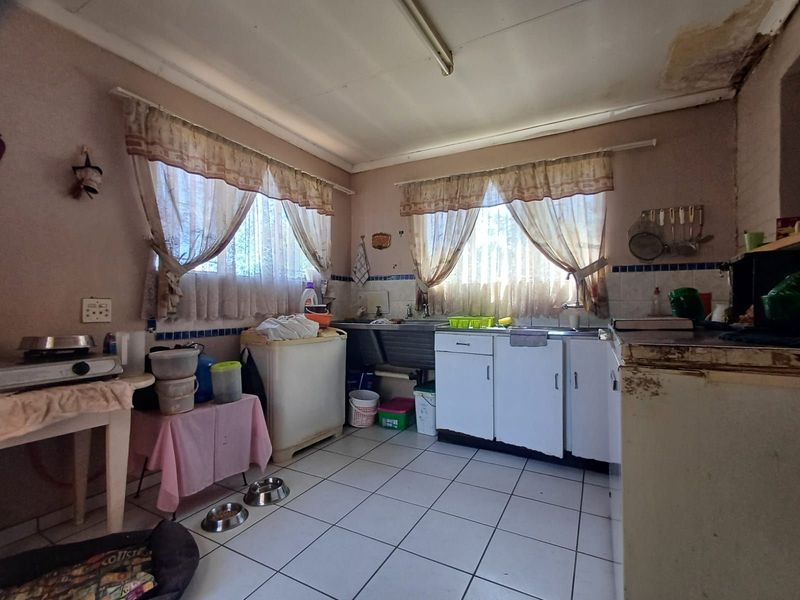 House For Sale in Stilfontein Ext 4 - Photo 8