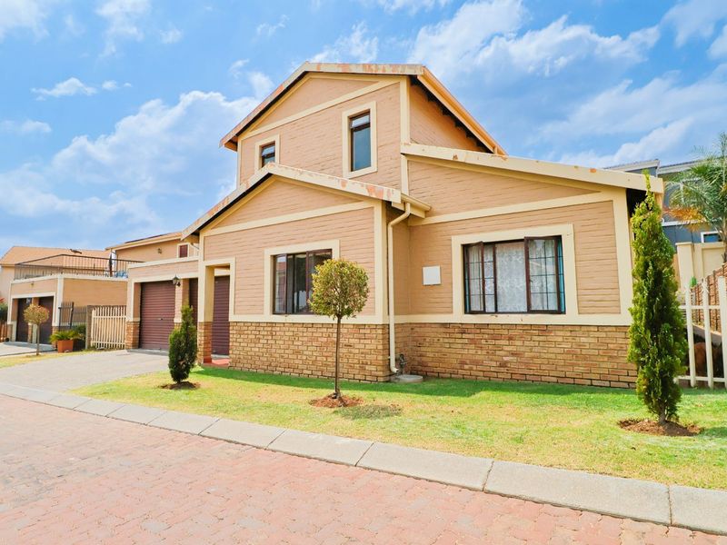 House For Sale in Carlswald - Photo 3