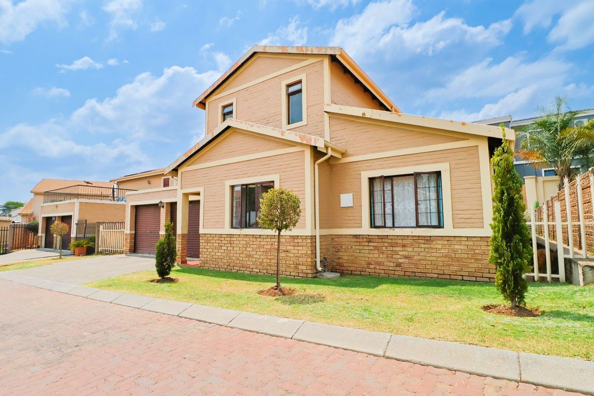 House For Sale in Carlswald - Photo 3