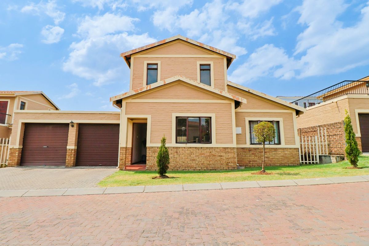 House For Sale in Carlswald - Photo 2