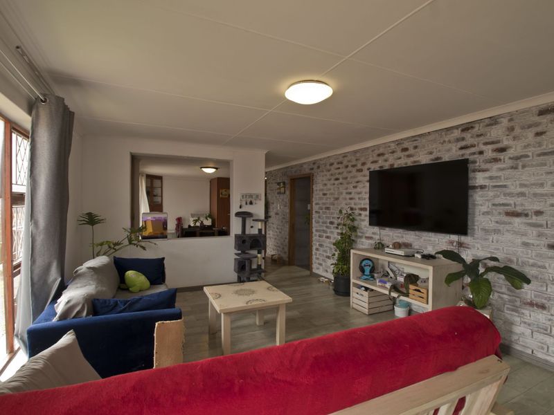 House For Sale in Dana Bay - Photo 4