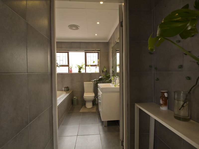 House For Sale in Dana Bay - Photo 9