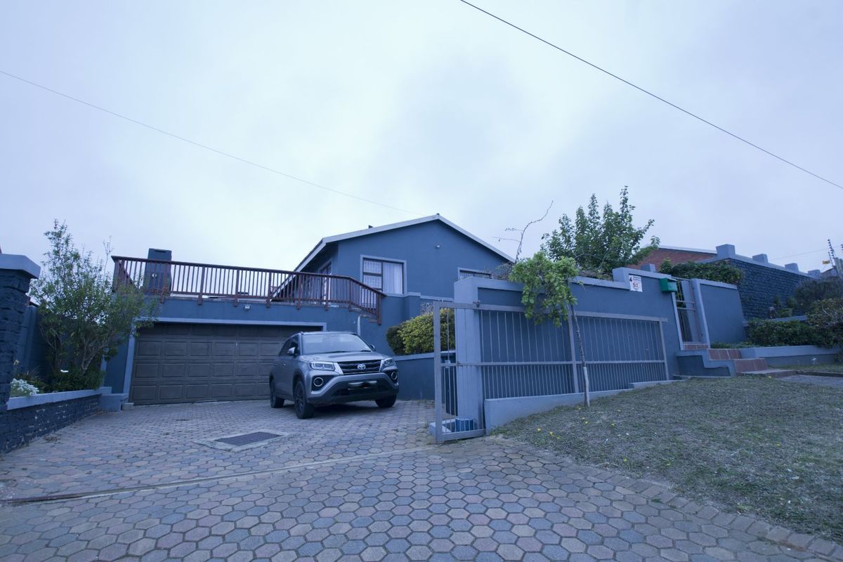 House For Sale in Dana Bay - Photo 3