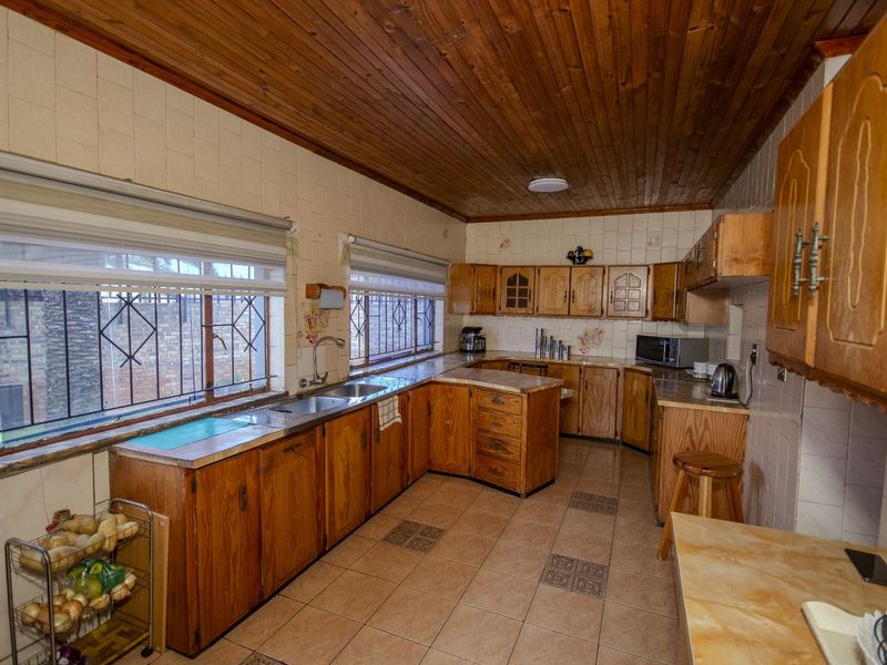 House For Sale in Lenasia Ext 10 - Photo 8