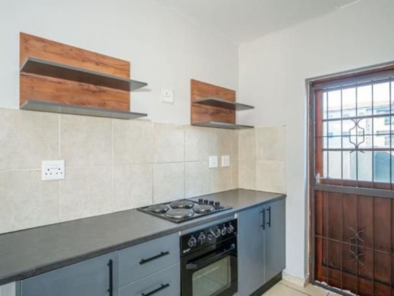 Apartment For Sale in Parklands - Photo 2