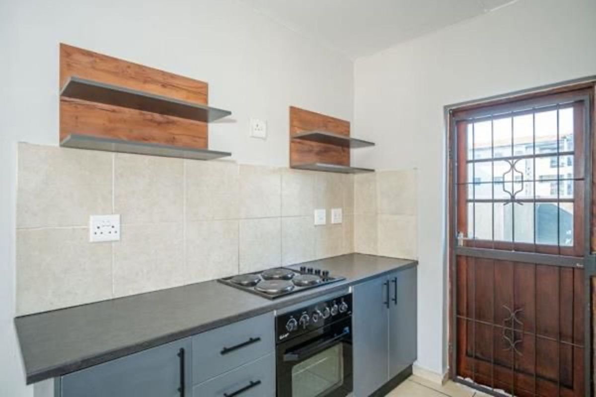 Apartment For Sale in Parklands - Photo 2
