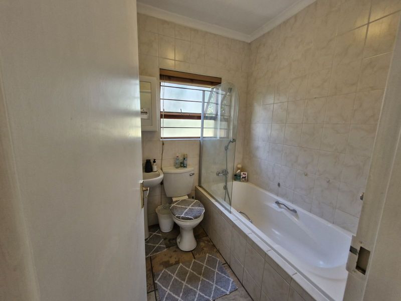 Townhouse For Sale in Fourways - Photo 9