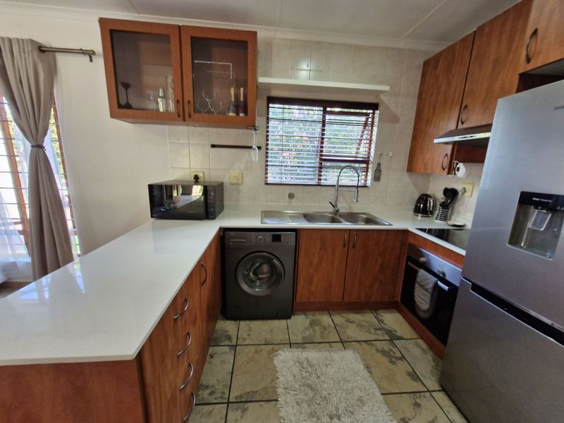 Townhouse For Sale in Fourways - Photo 5