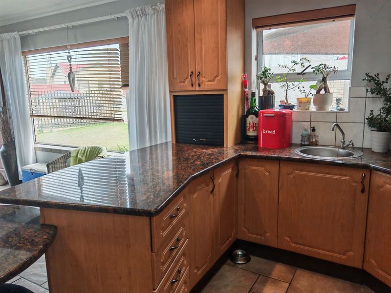 House For Sale in Island View - Photo 10