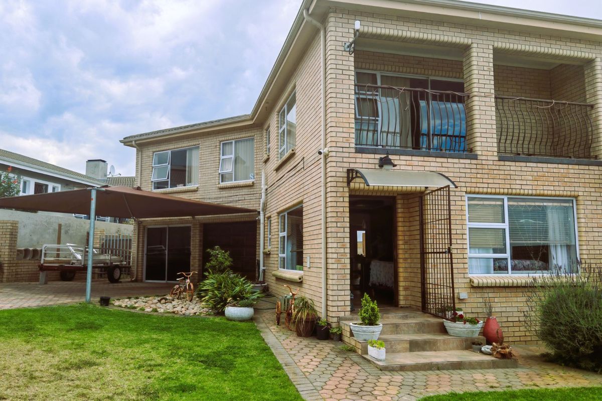 House For Sale in Island View - Photo 5