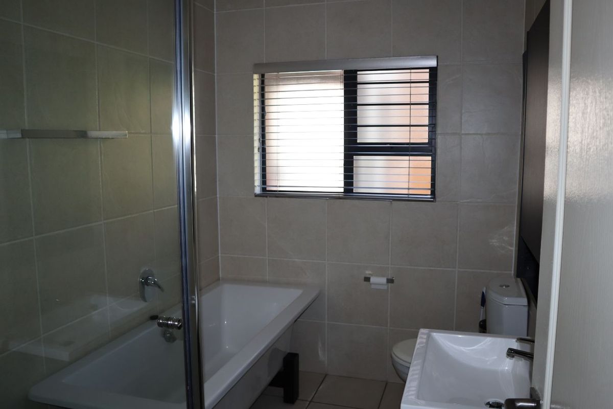 Apartment For Sale in Greenstone Gate - Photo 5