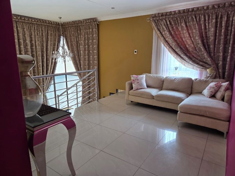 House For Sale in Bendor - Photo 5