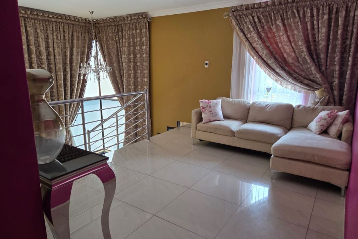 House For Sale in Bendor - Photo 5