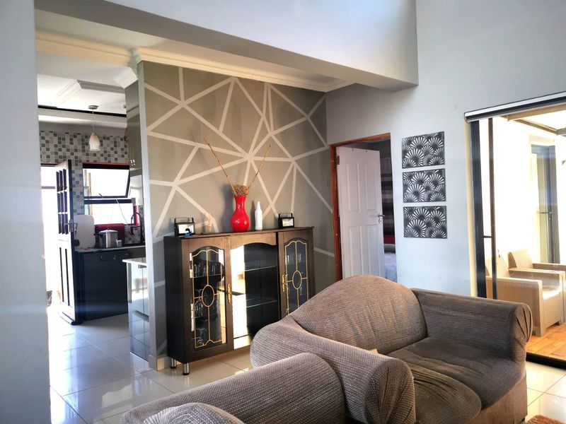 House For Sale in The Orchards - Photo 9