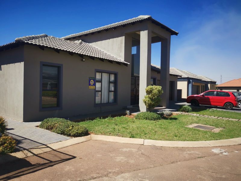 House For Sale in The Orchards - Photo 3