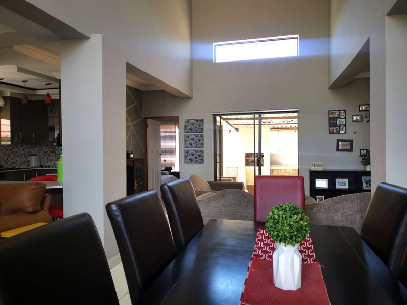 House For Sale in The Orchards - Photo 6