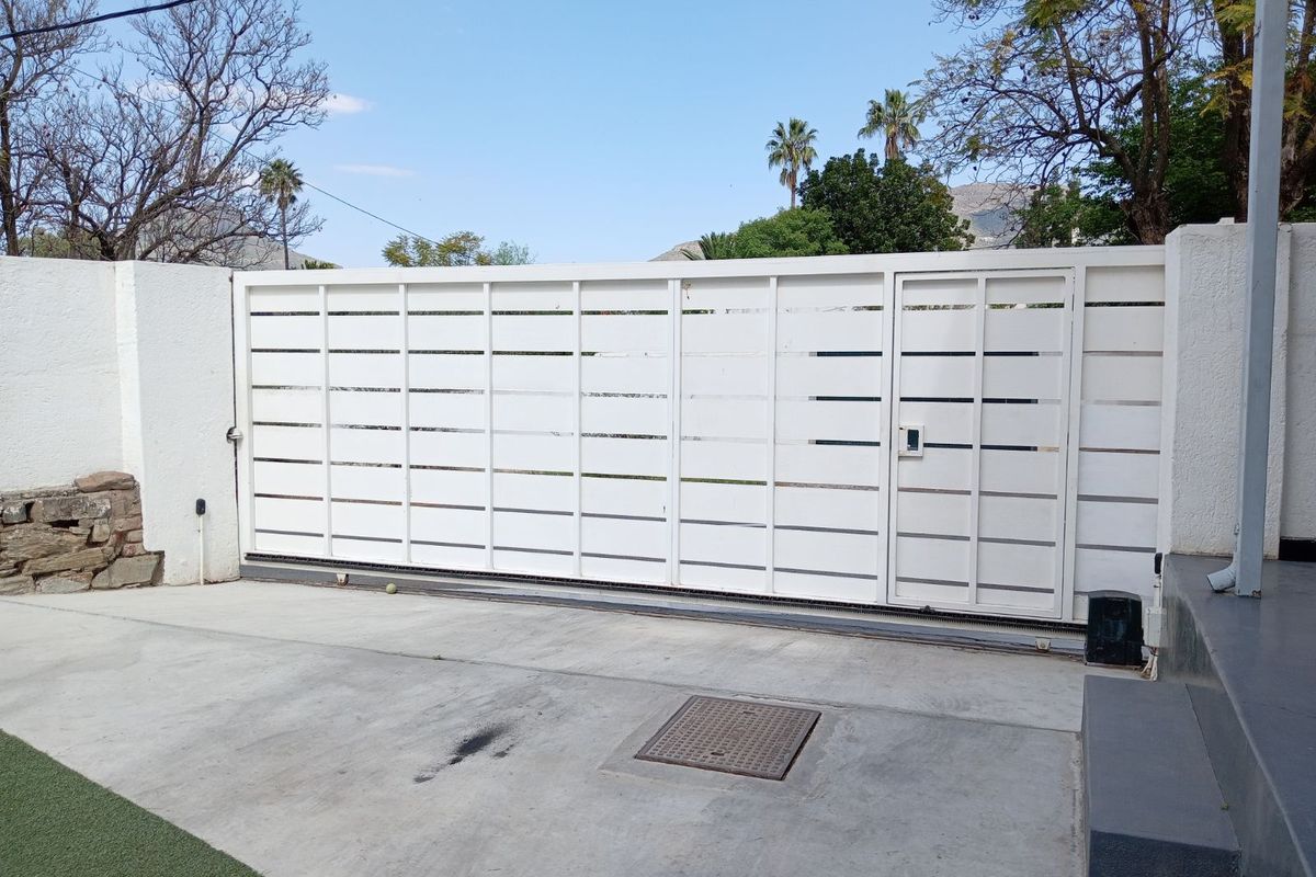 House For Sale in Graaff-Reinet Central - Photo 4