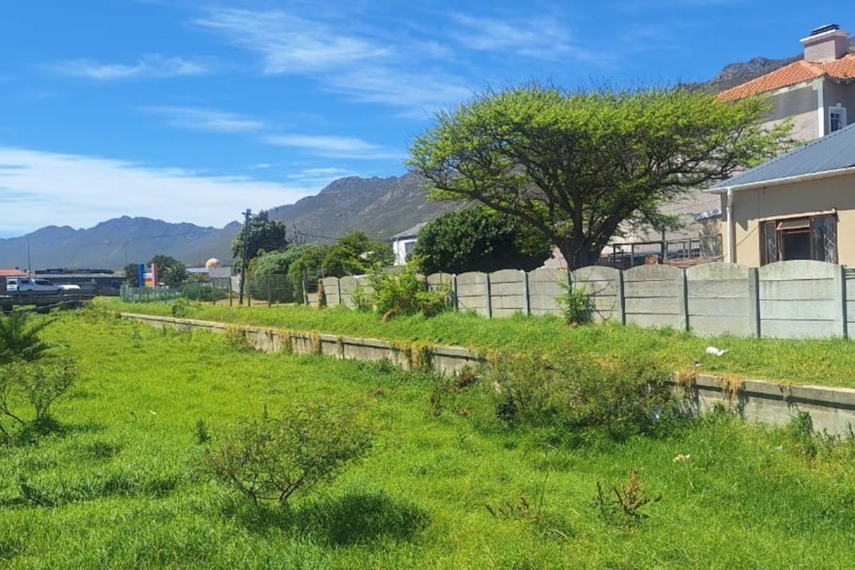 House For Sale in Gordons Bay Village - Photo 4