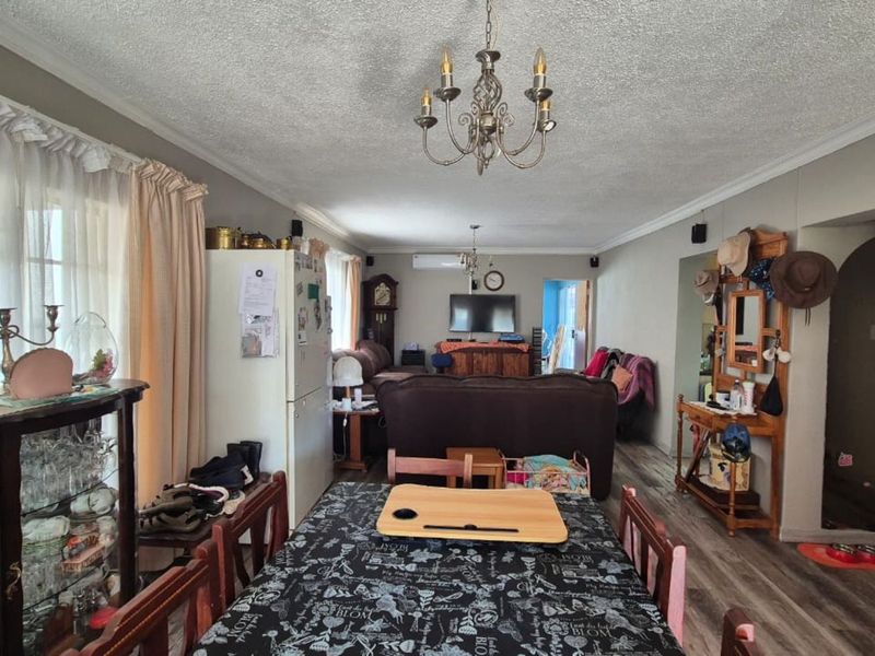 House For Sale in Lydenburg Central - Photo 4