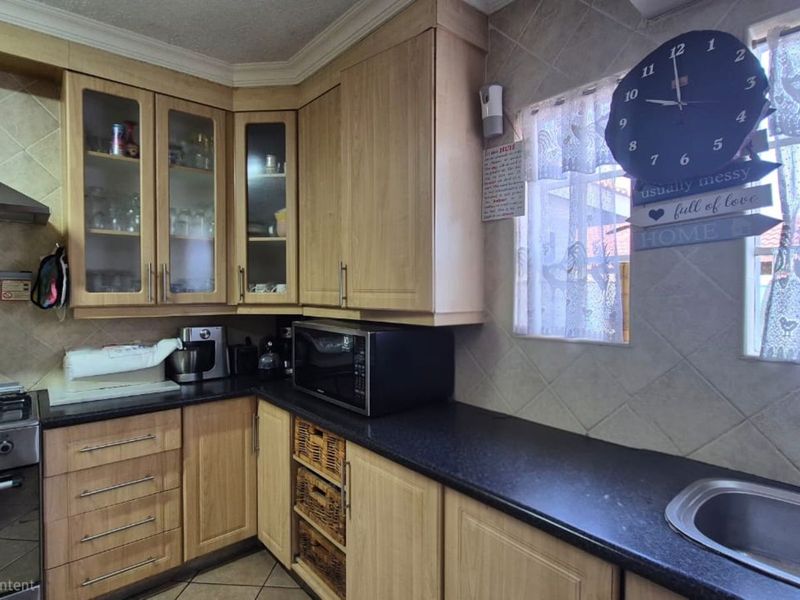 House For Sale in Lydenburg Central - Photo 10