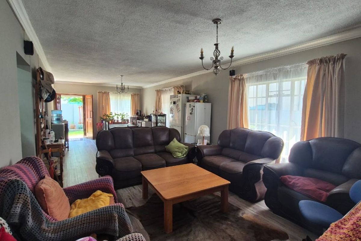 House For Sale in Lydenburg Central - Photo 5