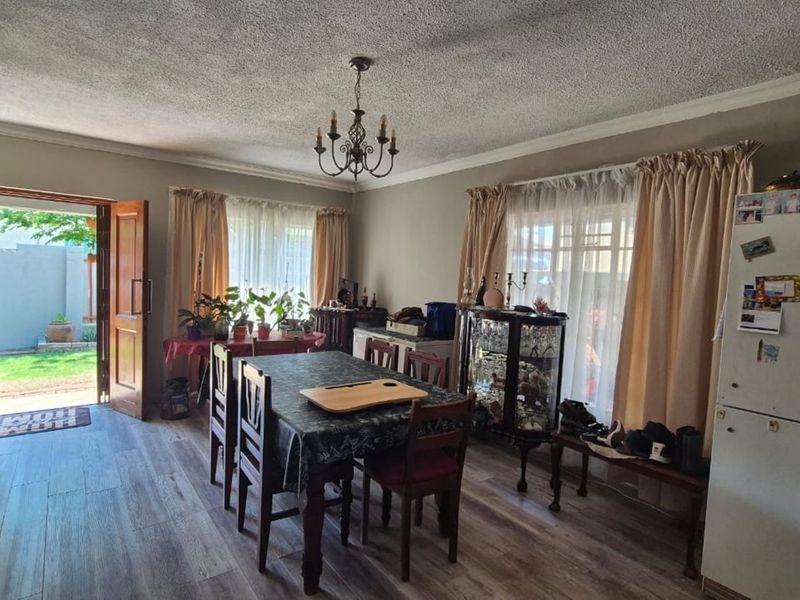 House For Sale in Lydenburg Central - Photo 3