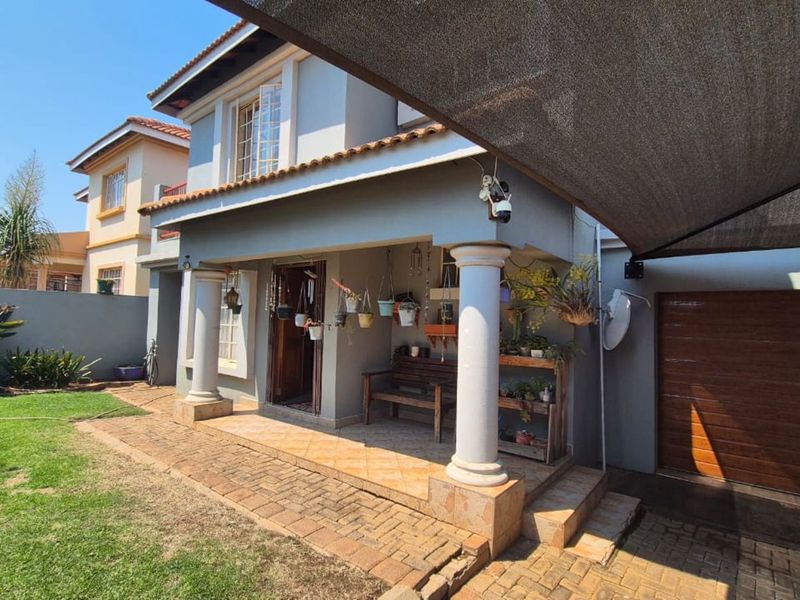 House For Sale in Lydenburg Central - Photo 2
