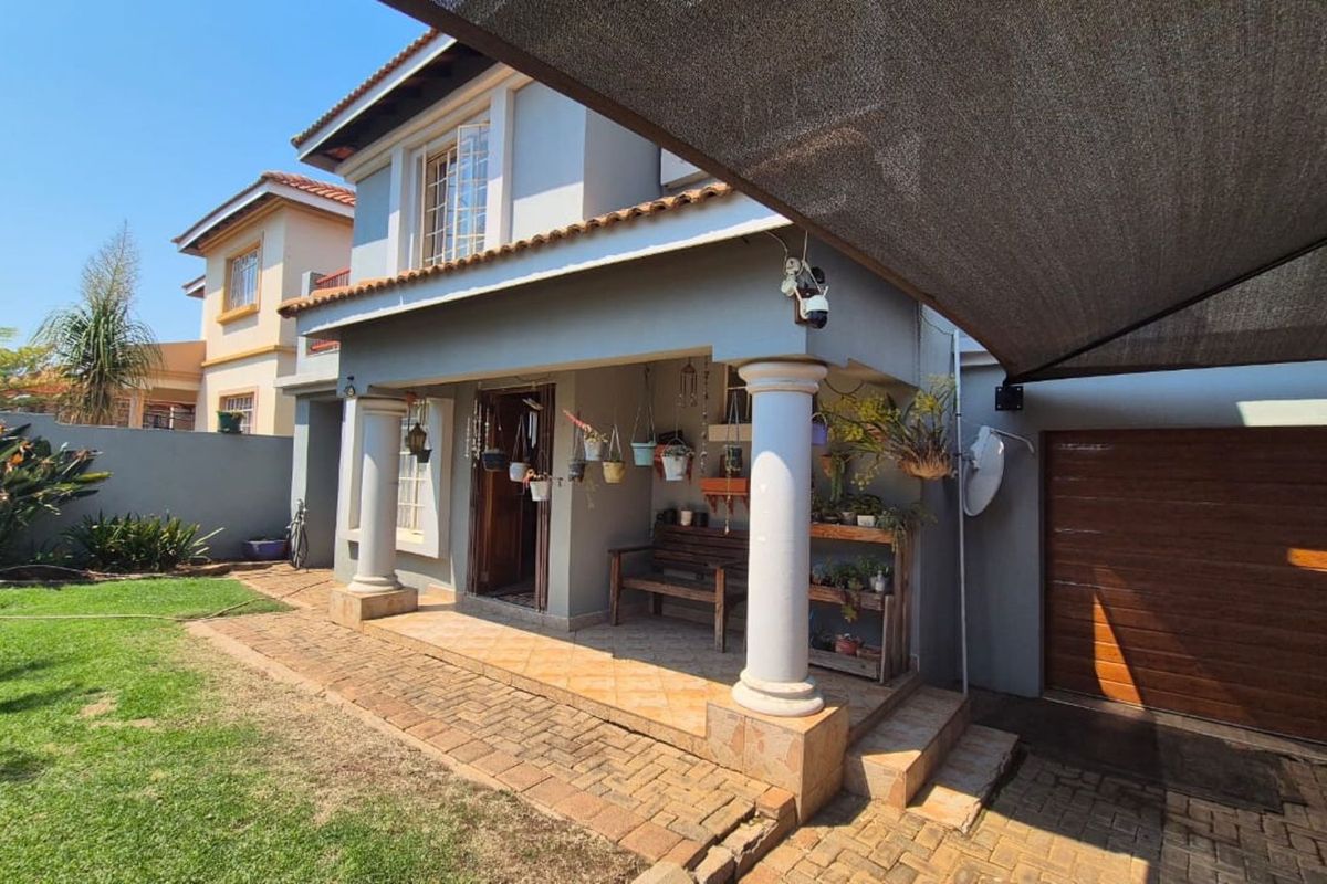 House For Sale in Lydenburg Central - Photo 2