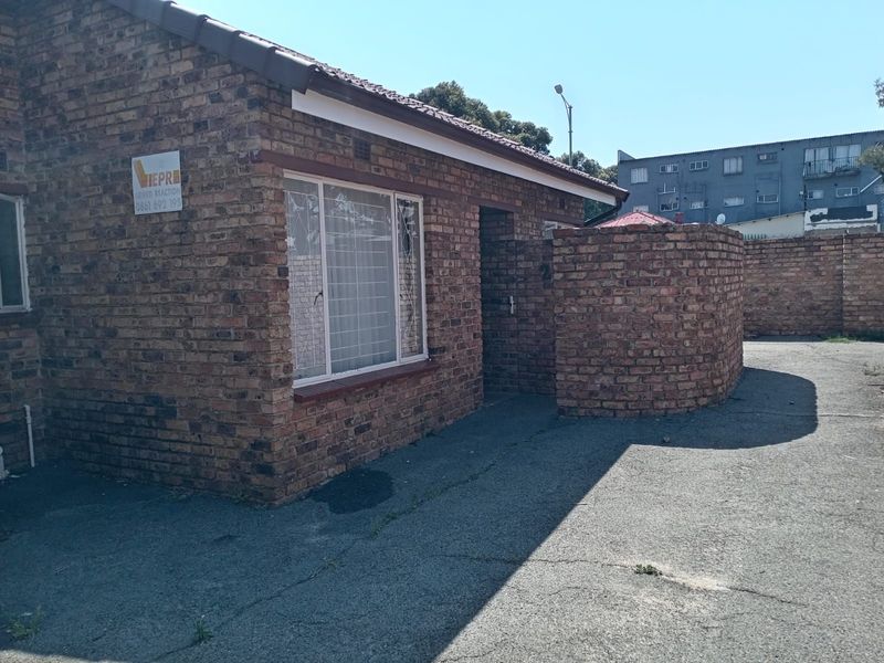 Townhouse For Sale in Krugersdorp Rural - Photo 2