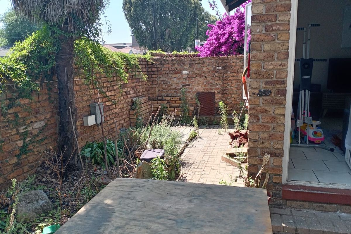 Townhouse For Sale in Krugersdorp Rural - Photo 4