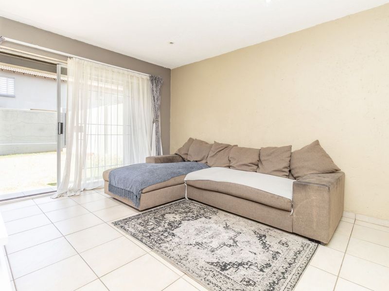 Townhouse For Sale in Fairland - Photo 8